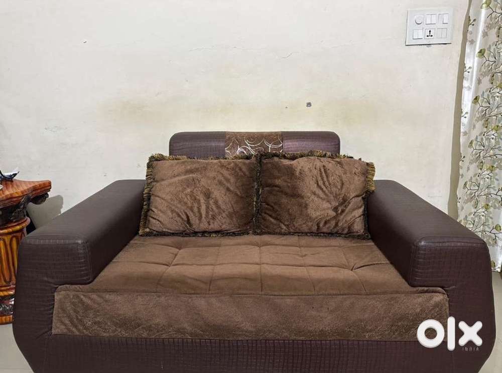 6 seater sofa and table