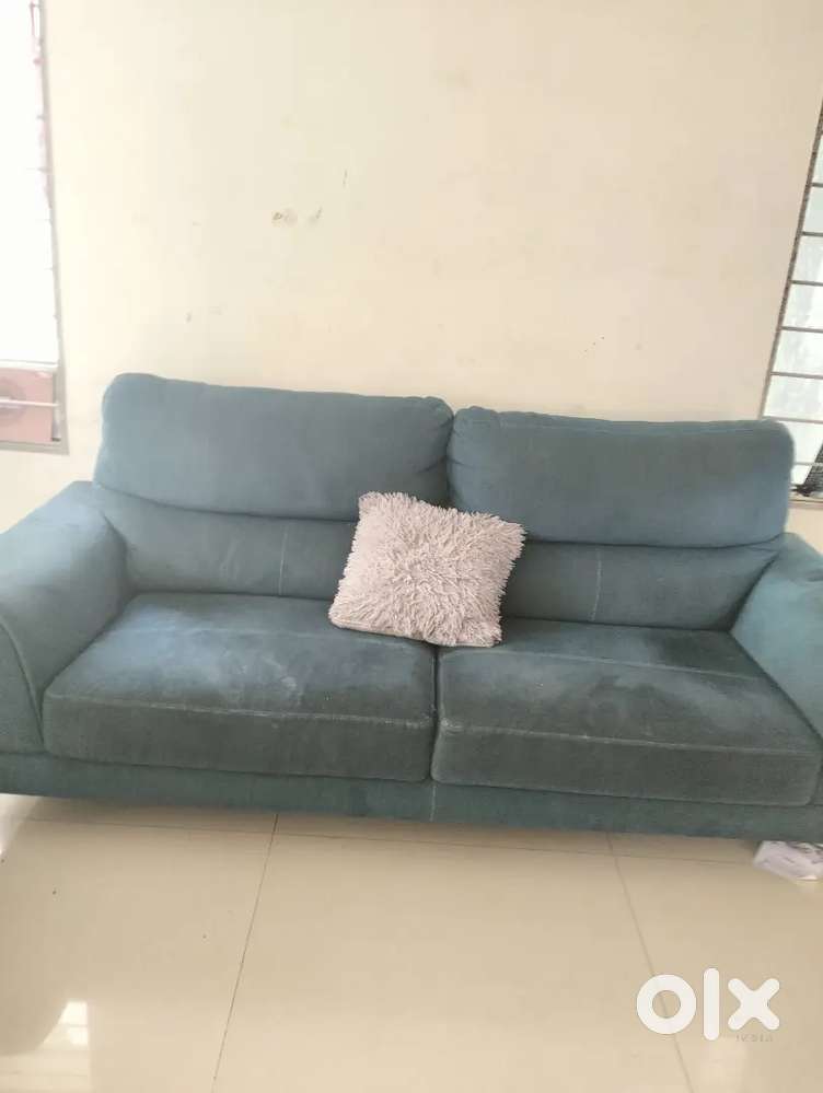 Furnichur sofa