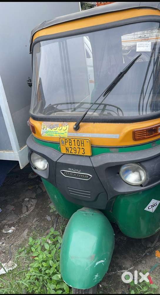 Bajaj maxima z model