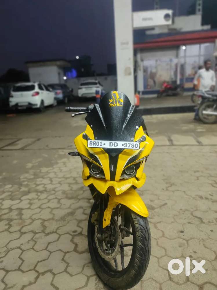 Bajaj Pulsar rs 200