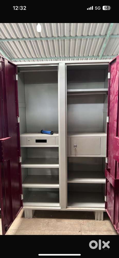 Iron almirah: Wardrobe