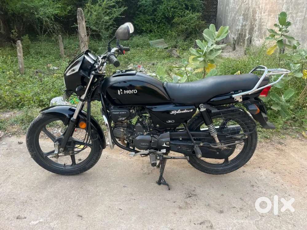 2023-24 model 
Splendor +
Fresh condition 
Self start 
1st owner
