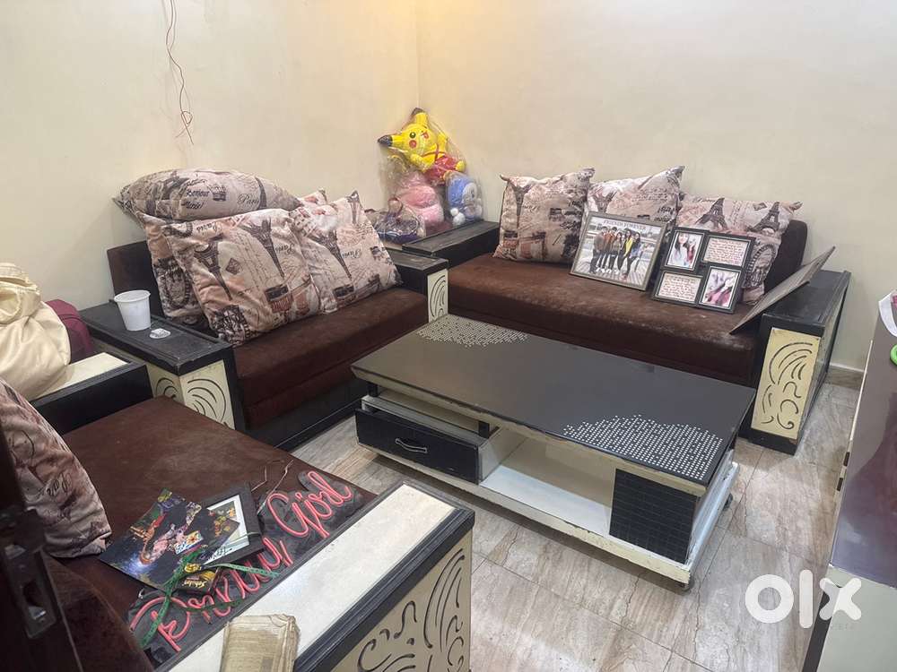 Sofa set 9 seater with table