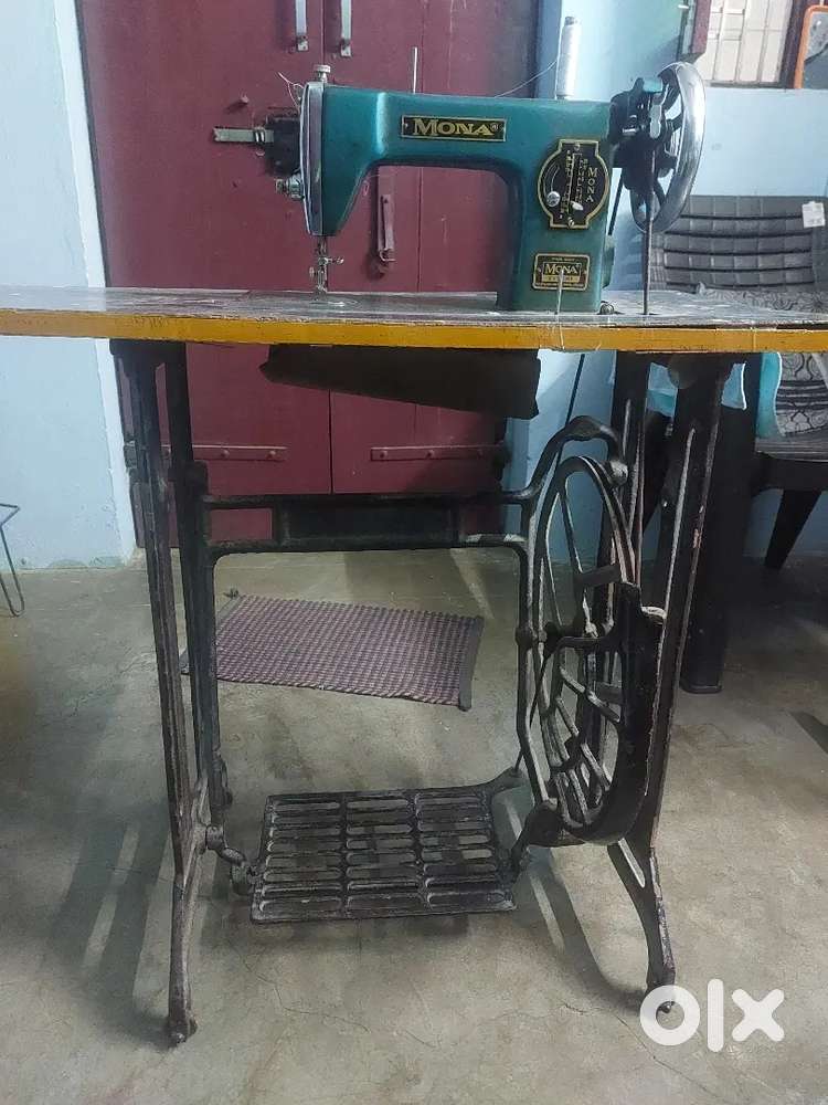 Mona Sewing Machine