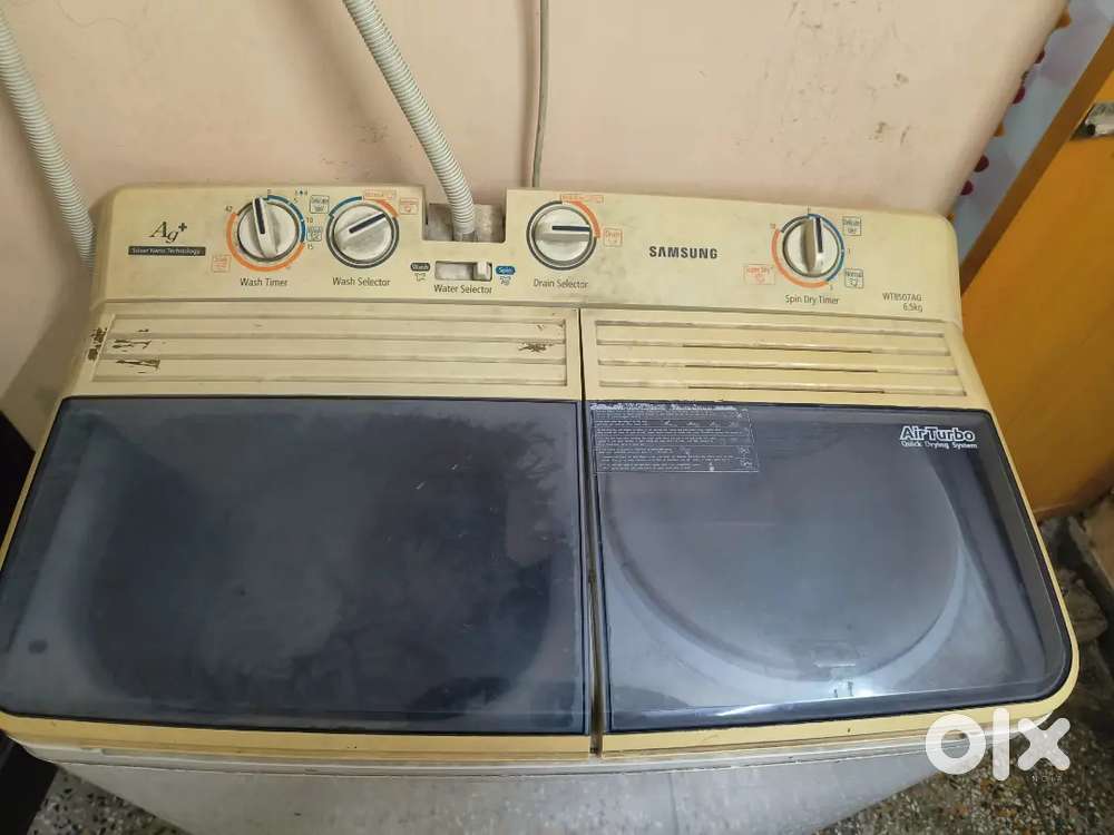 Semi automatic Samsung washing machine
