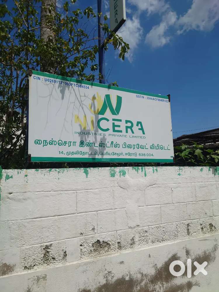 Ceramic industrie worker