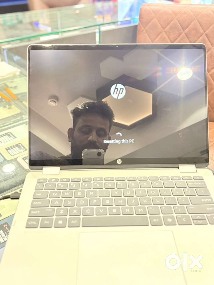 HP flip 5.  3 day old