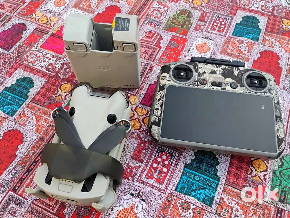 Drone dij4 mini pro one year old 3 bettry one rimot controlara