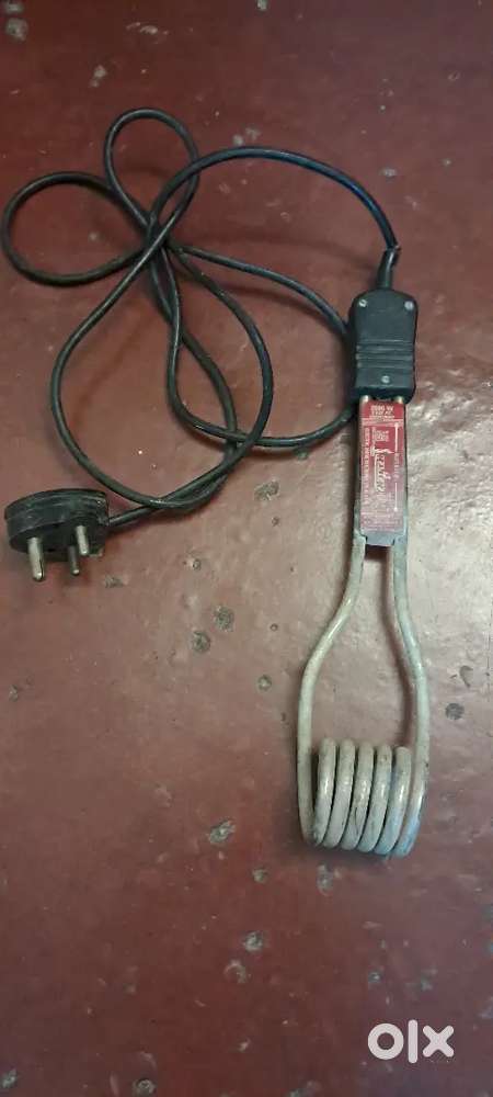 Electric immersion water heater for bath water heating