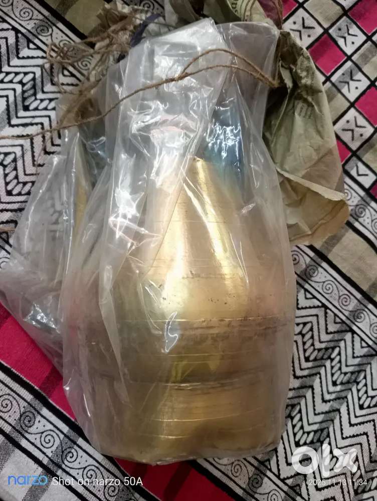 পিতোলের জগ।