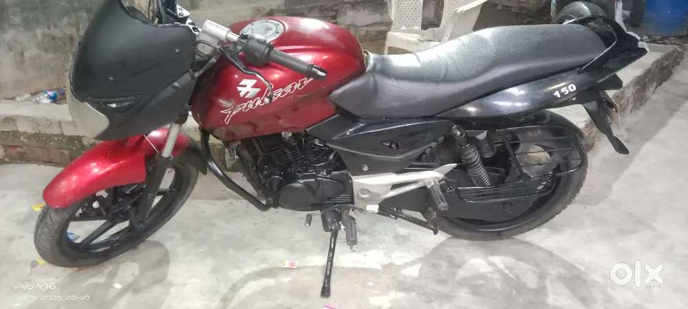 Bajaj pulsar good condition engine line se okay hai