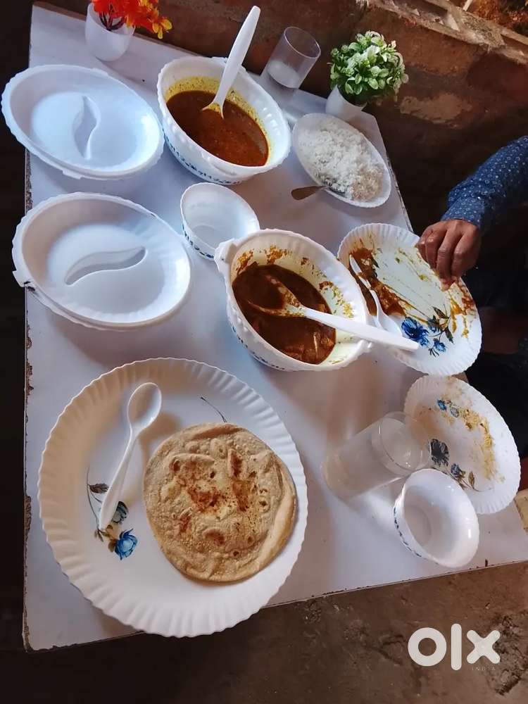 Mujhe ek room partner chahiye