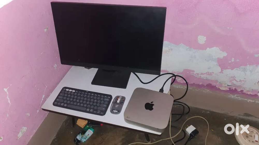 Mac Mini and BenQ Monitor