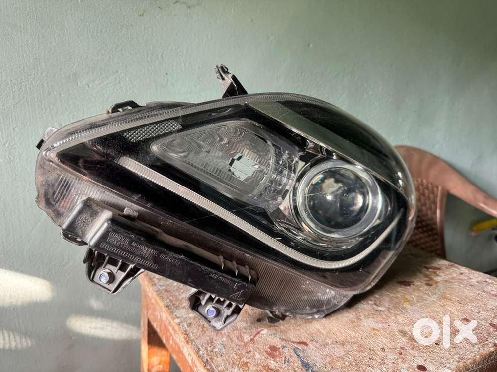 Baleno 2019 Headlight left