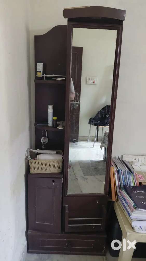 DRESSING TABLE
