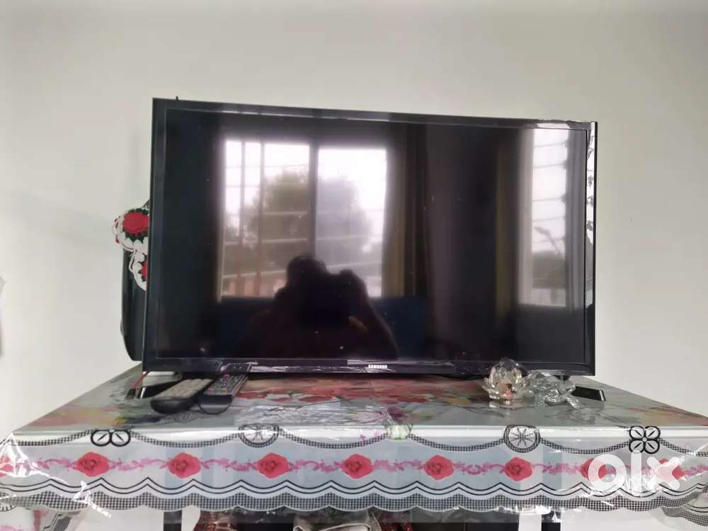 Sumsung Semi Smart TV