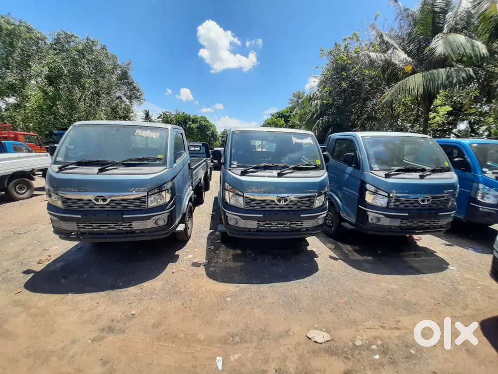 New showroom vehicle intra v30