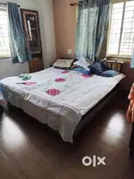 King size bed