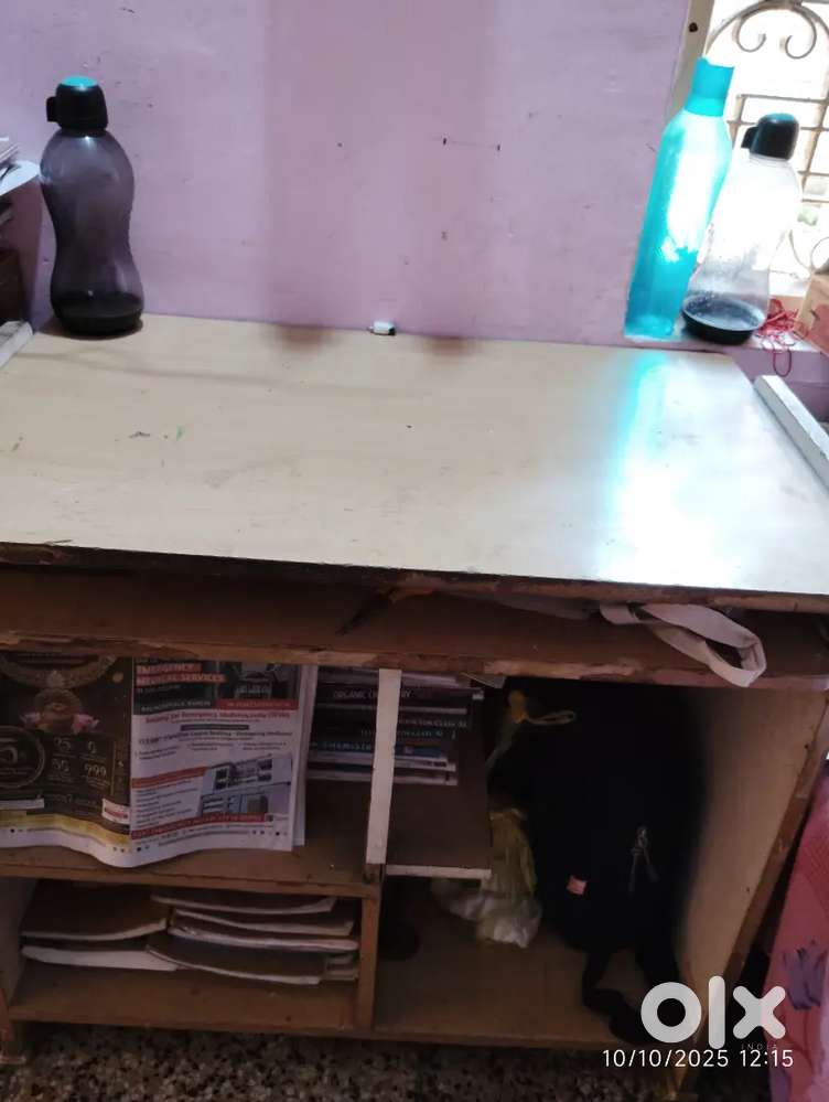 Computer table