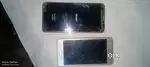 Do phone hai ek MI Y2 4/64 aur ek Samsung ka hai