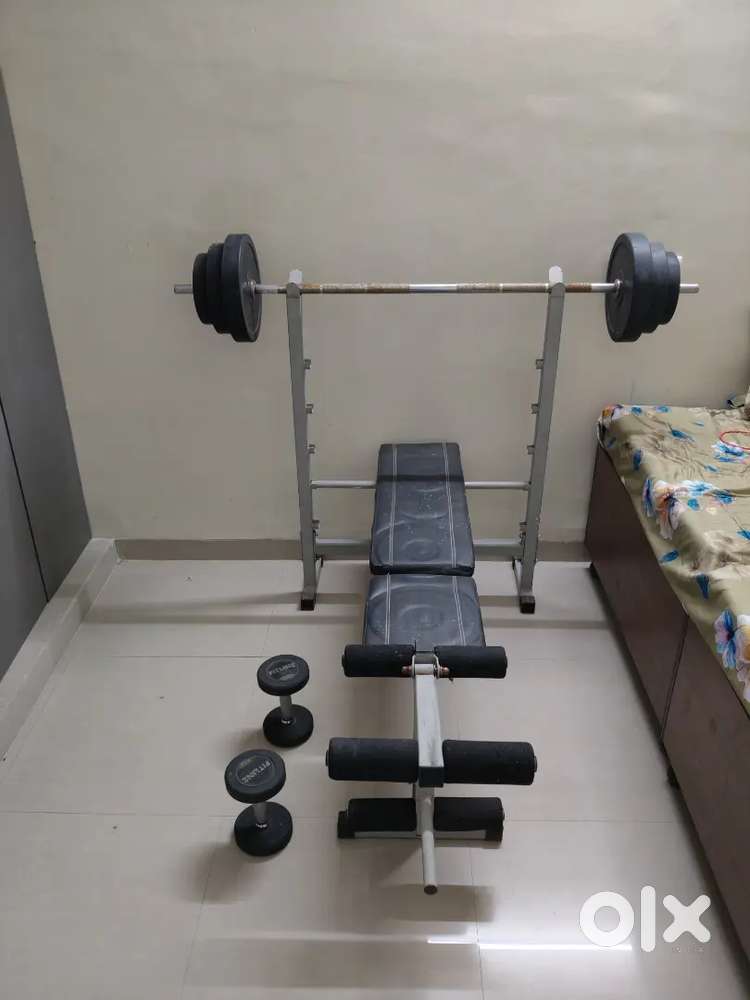 Bench press with barbell and dumbbell