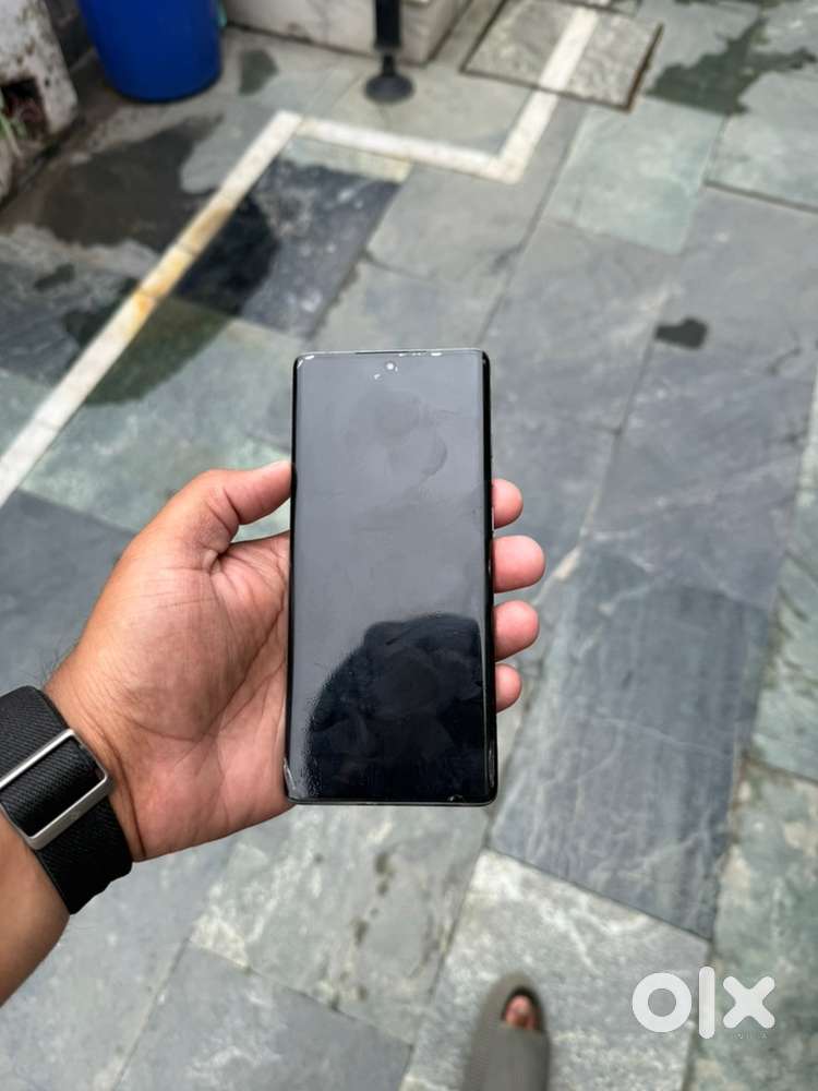 Moto g85 5g 8/128 brand new condtion under warrenty