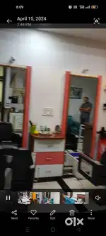 Salon mirror