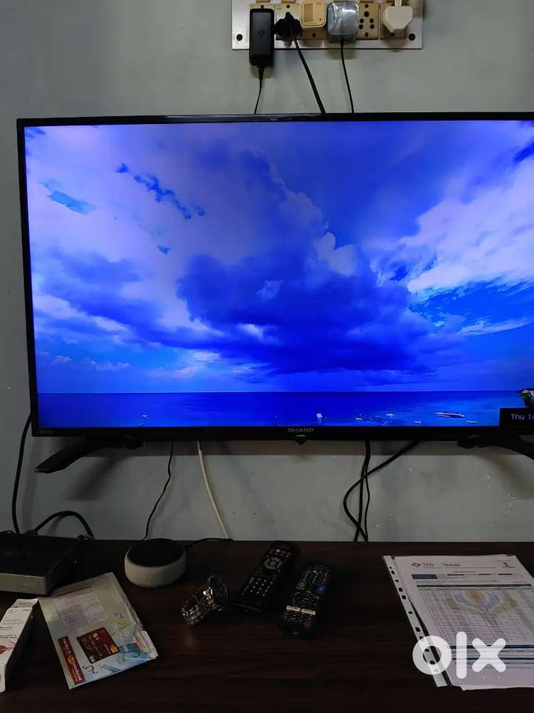 SHARP FHD 40 SMART TV