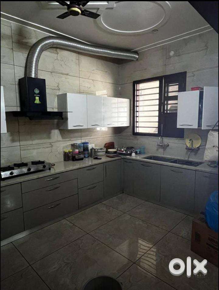 2bhk+1washrom ( 80 sector)