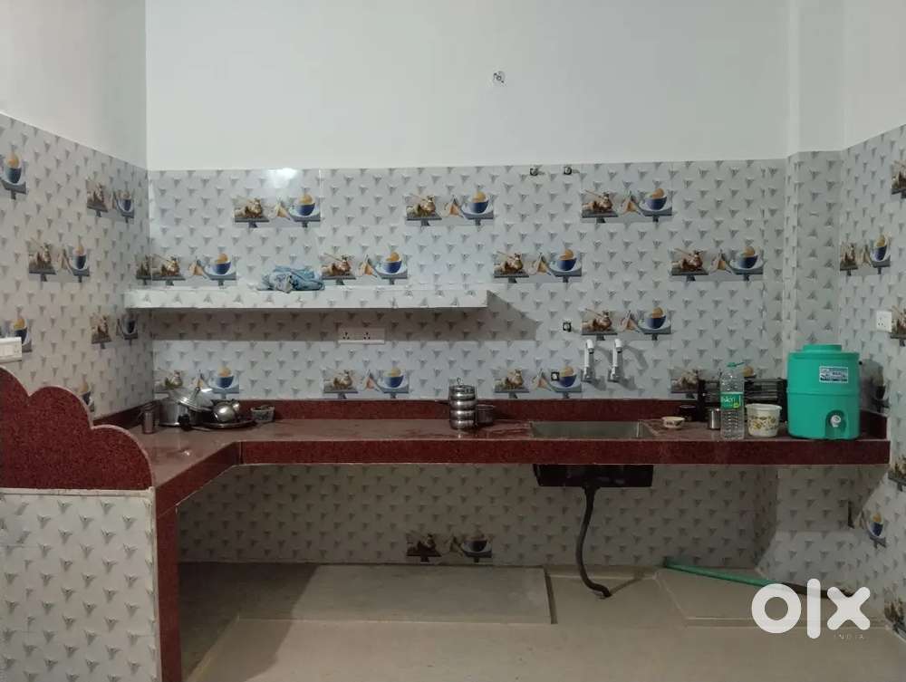 3bhk room for rent only for family and girls