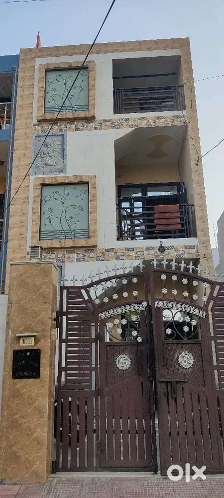 Independent HUDA House (60 Ghaj x 3 Floors) for Sale in Sector 56 FBD