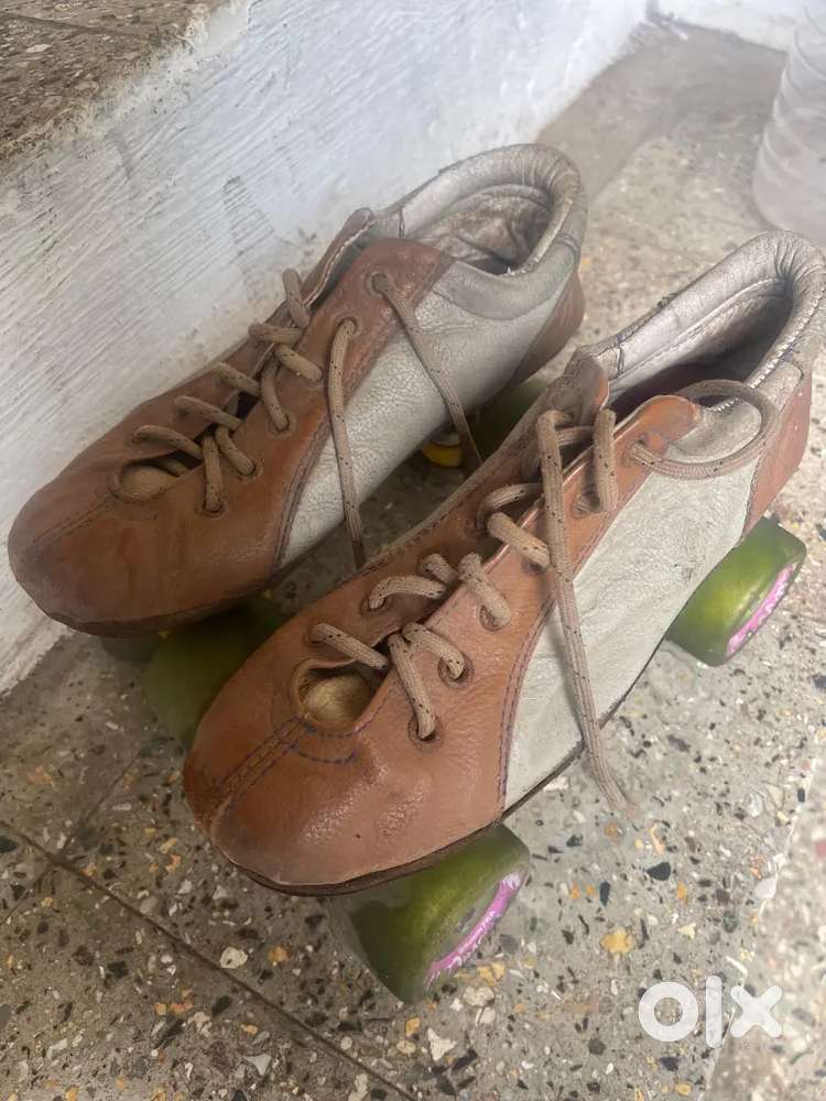 Skating professional shoes