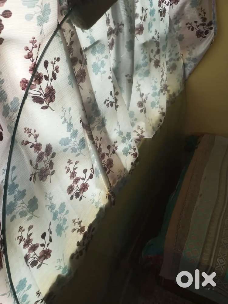 Circular dinning table glass