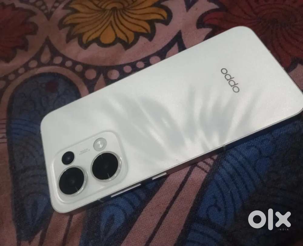 OPPO RENO 13 5G 8/128, Rs 23000
