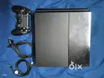 PS4 GOOD CONSOLE AND ONE ORIGINAL JOYSTICK GOD OF WAR GAME CD
