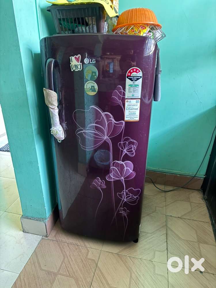 New condition fridge