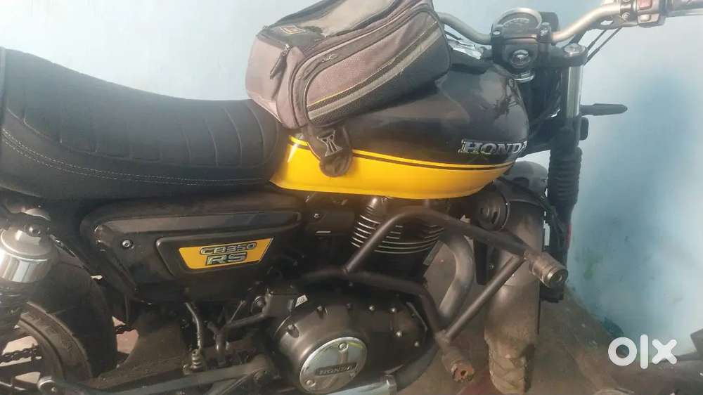 Honda 350 RS  yellow dule town