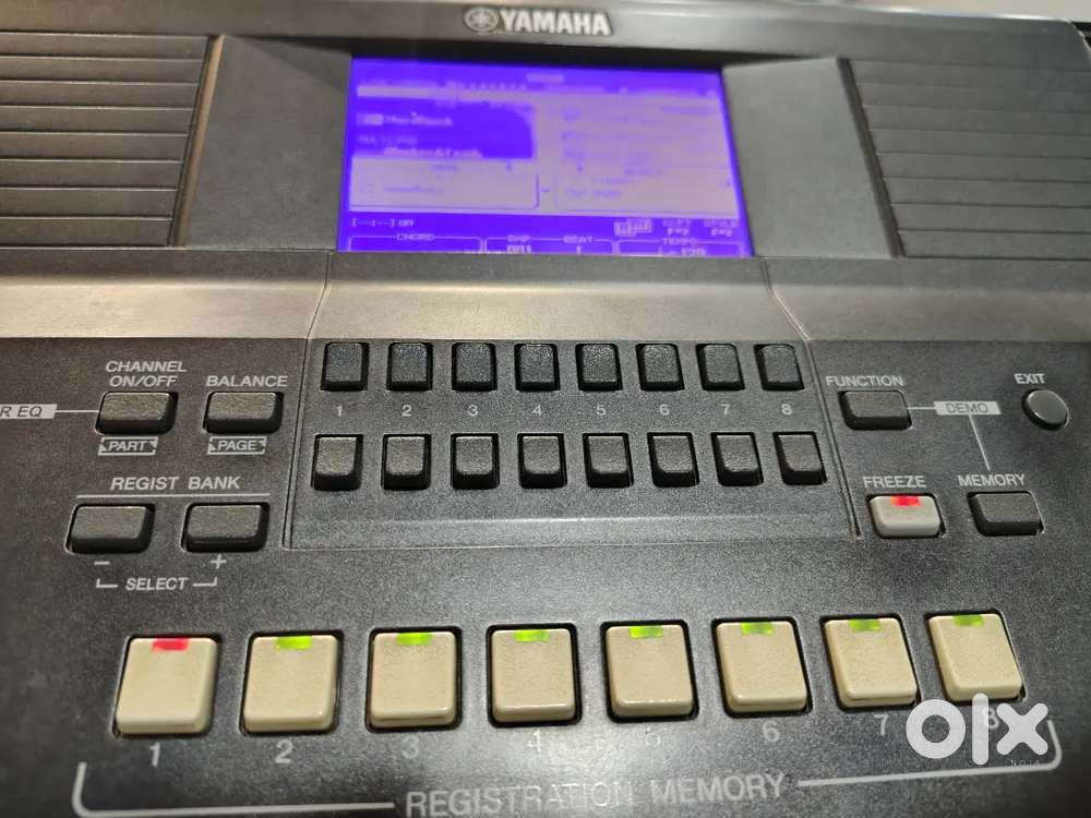 Yamaha PSR S670 Keyboard