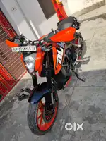 Ye bike bhut aachi h jo bhi Lena chahe wahi contact kare