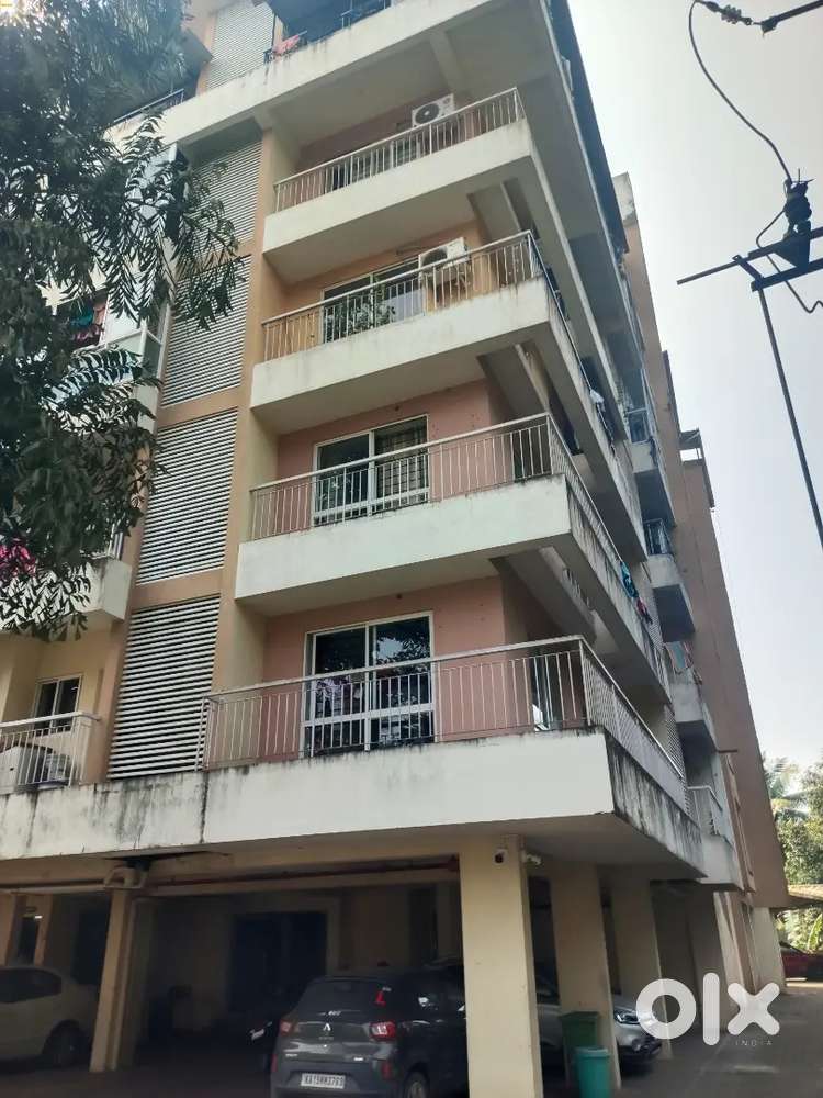 Rent 1350 sqft 2 bhk sami furnished flat near urwa market