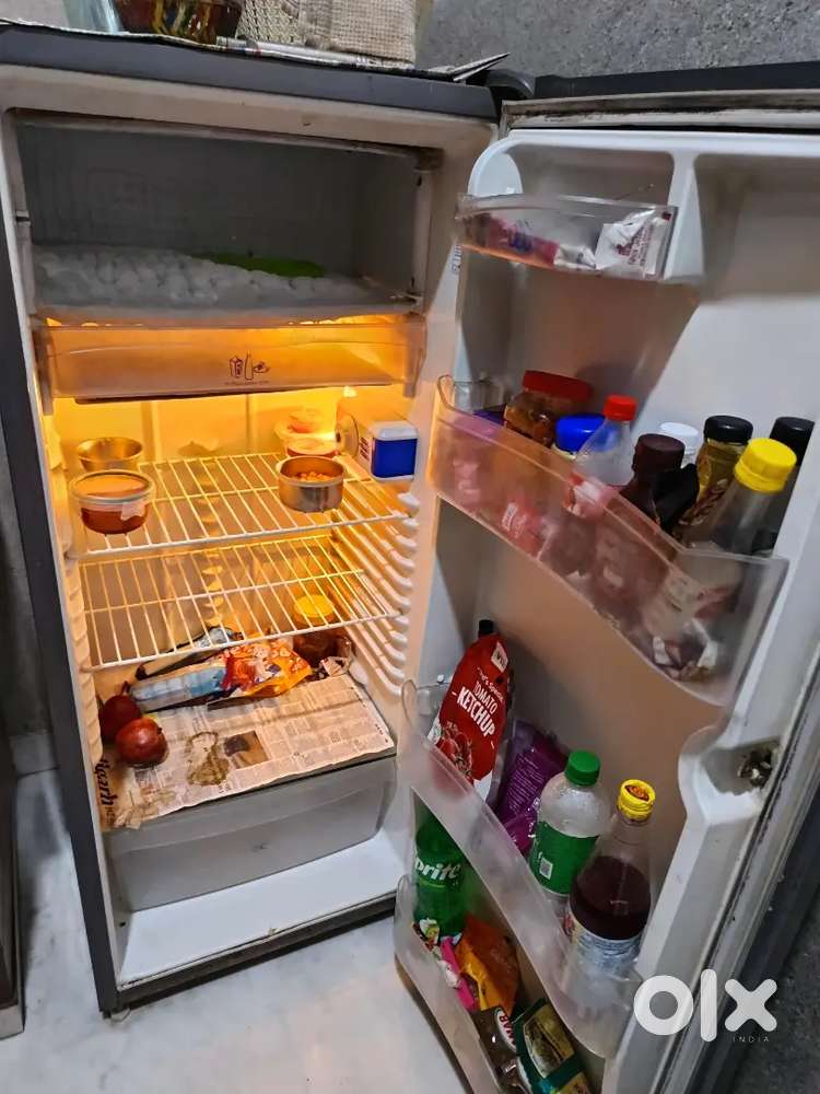 Fridge for sale (negotiable)