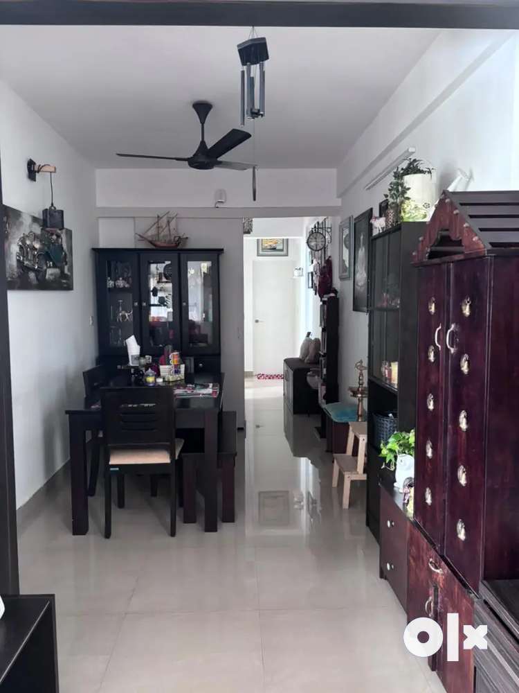 Furnished 3BHK flat near walkway Panampilly nagar