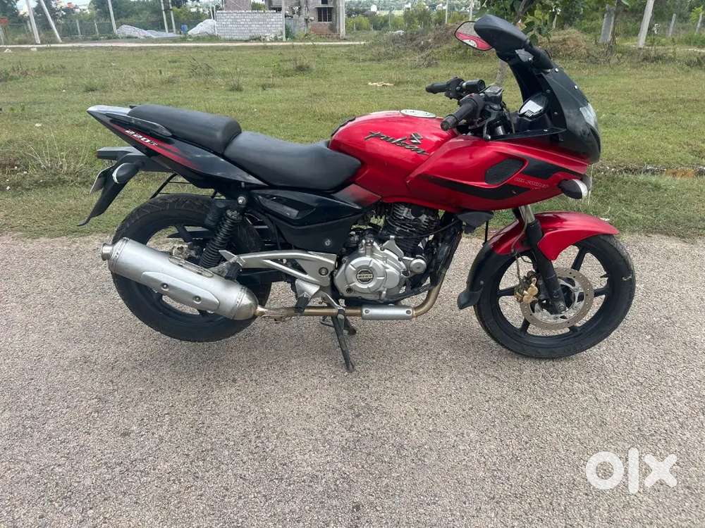 Pulsar 220