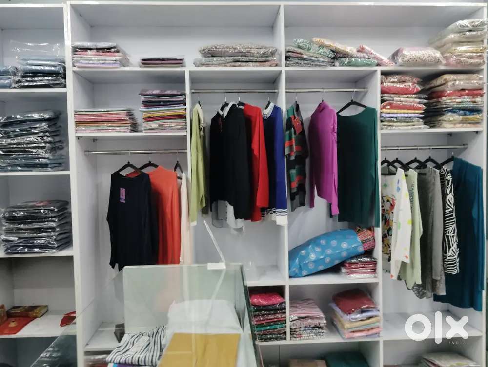 Kapde ke dukan ka furniture