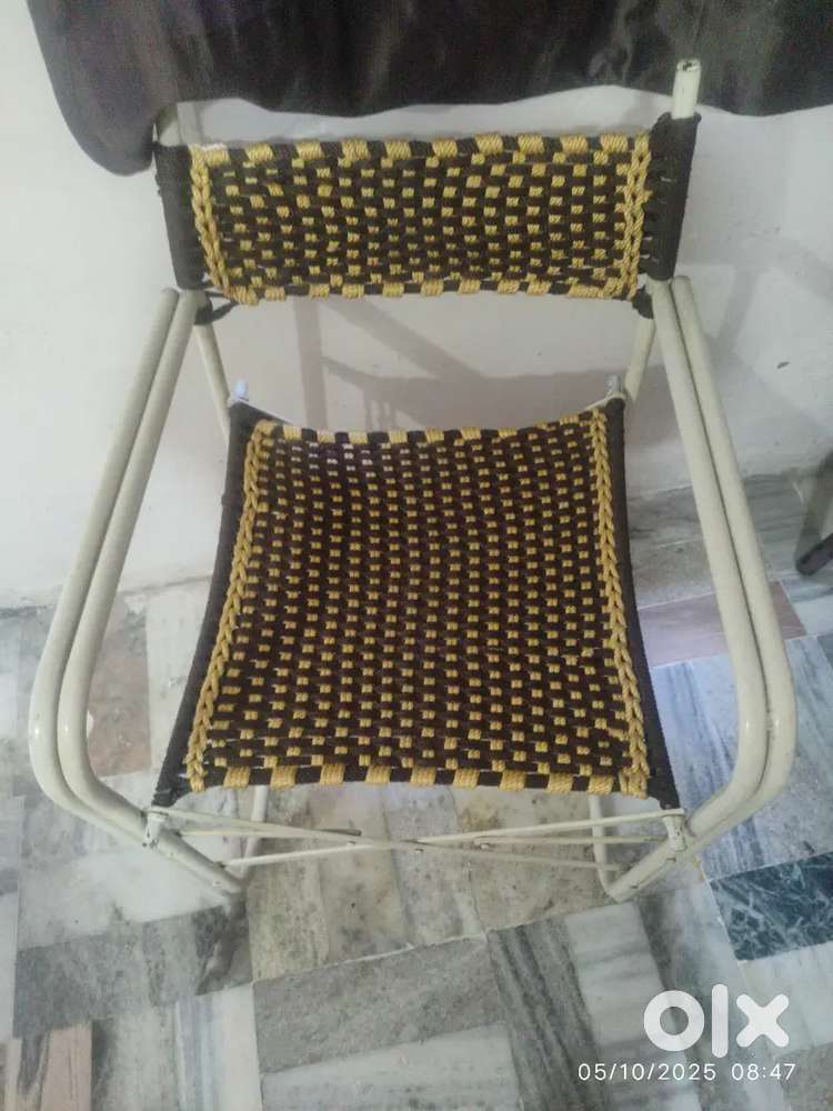 Folding chairs - total 5