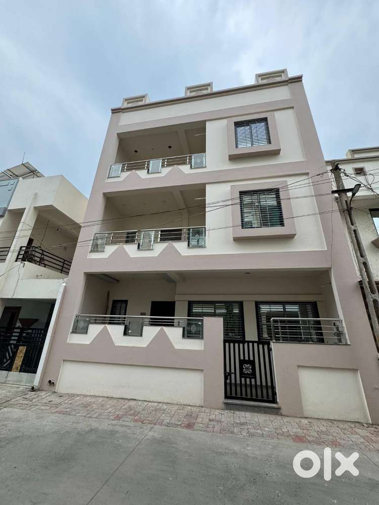 4BHK LUXRIOUS DUPLEX ATLADRA