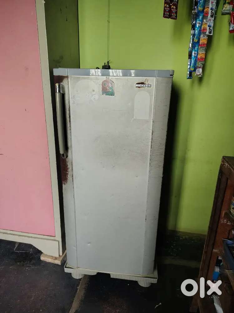 SAMSUNG FRIDGE