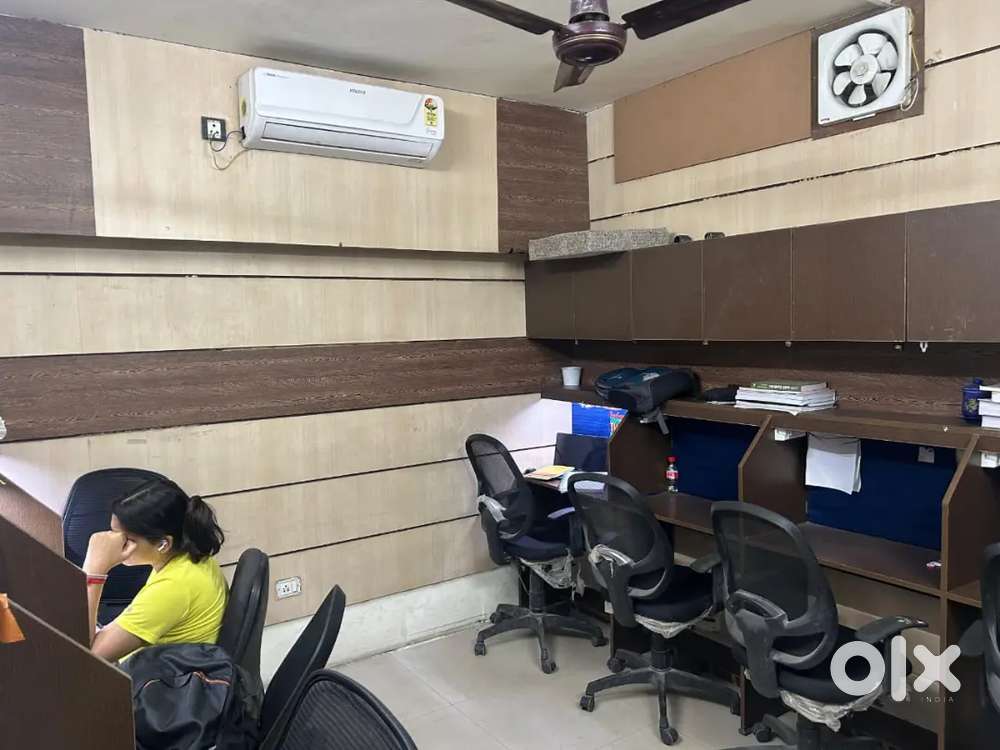 Library for sale in Shalimar Bagh