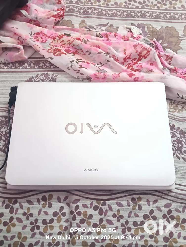 Sony vaio laptop.  i3 generation 8+8 Gb Ram  256 gb SSD