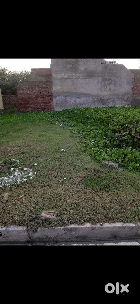 99 Gaz East facing  Plot for Sale in Bank Colony